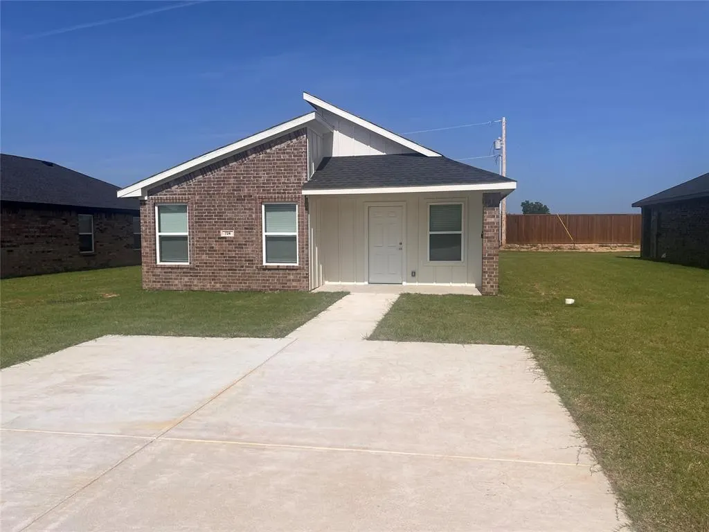 Front exterior — 724 Elm Street, Seminole, OK 74868