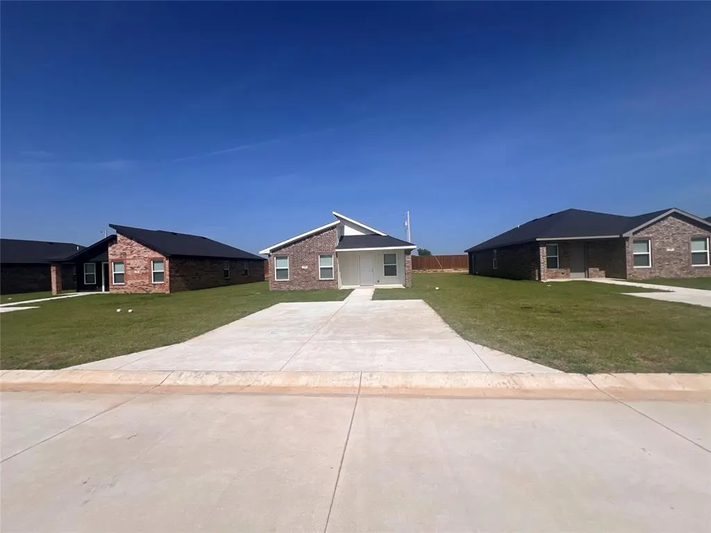 Photo 3 — 724 Elm Street, Seminole, OK 74868