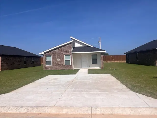 Photo 4 — 724 Elm Street, Seminole, OK 74868