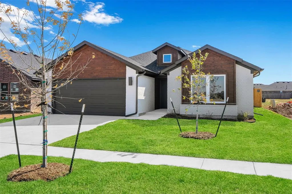 Photo 2 — 16212 Wolf Creek Way, Oklahoma City, OK 73170