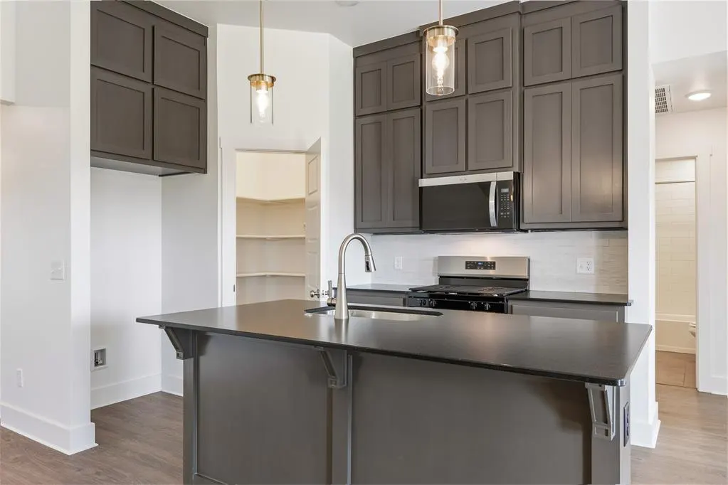 Photo 9 — 16212 Wolf Creek Way, Oklahoma City, OK 73170