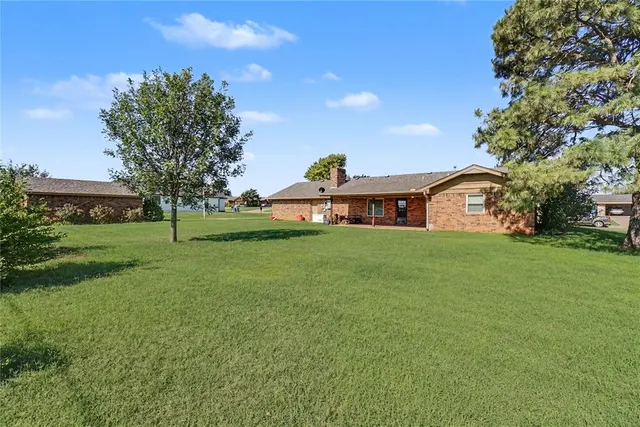 Photo 4 — 123 W Quail Drive, Cordell, OK 73632