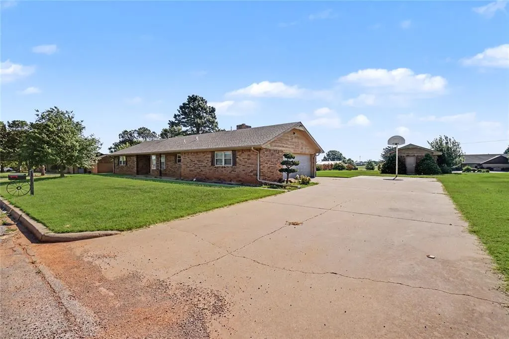 Photo 5 — 123 W Quail Drive, Cordell, OK 73632