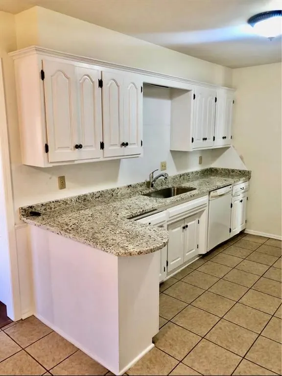 Photo 2 — 3648 Rolling Lane, Oklahoma City, OK 73110