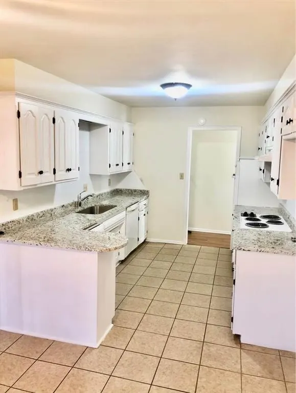 Photo 4 — 3648 Rolling Lane, Oklahoma City, OK 73110