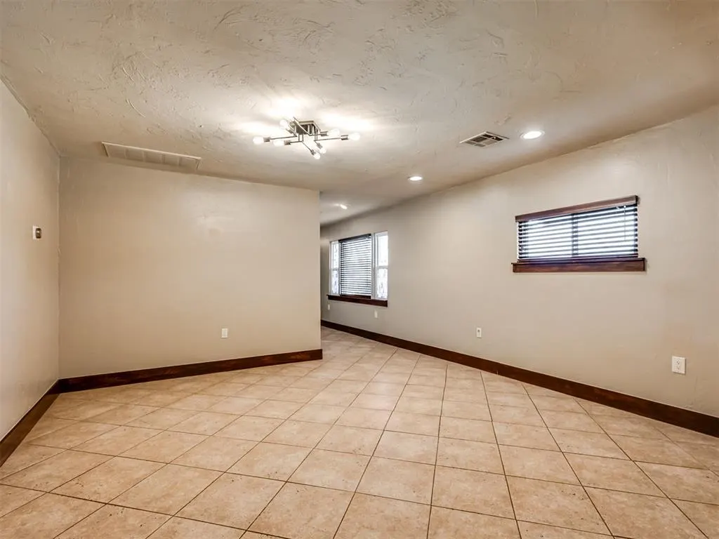 Photo 7 — 1625 N Union Avenue, Shawnee, OK 74804