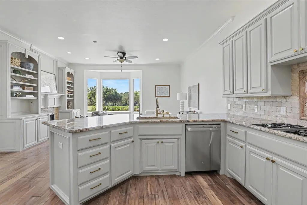Photo 5 — 3808 Woodshadow Road, Edmond, OK 73003