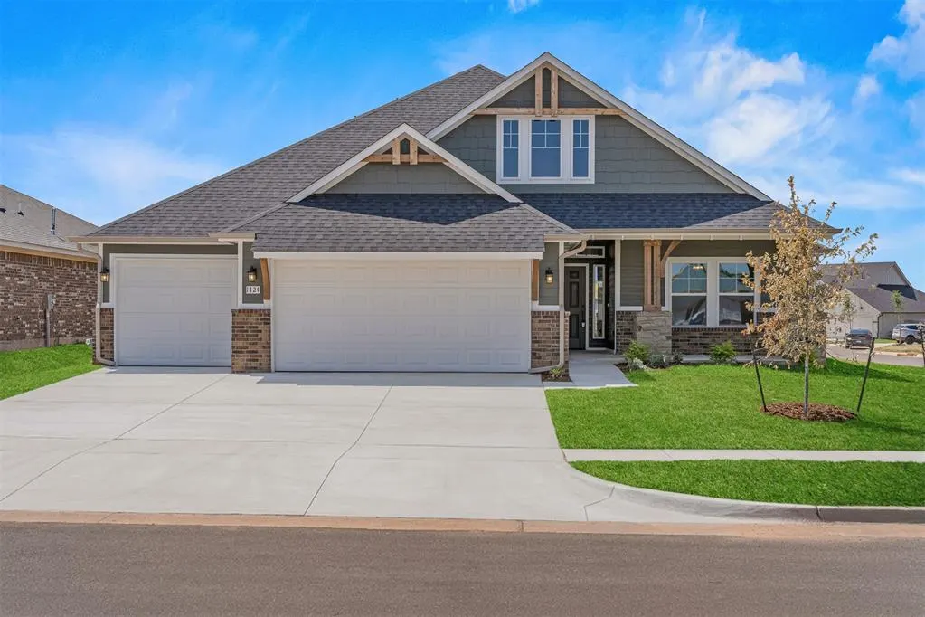 Photo 2 — 1424 SW 159th Street, Moore, OK 73170