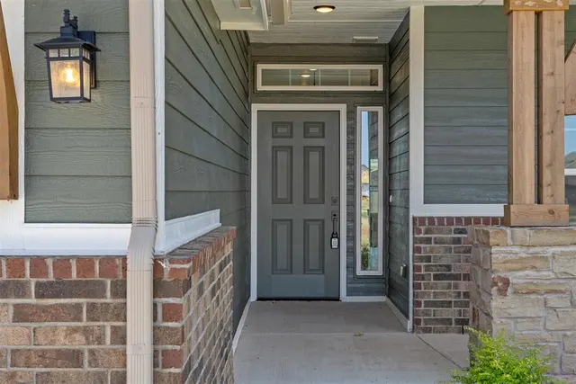 Photo 3 — 1424 SW 159th Street, Moore, OK 73170