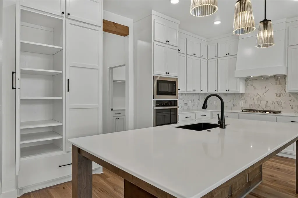 Photo 9 — 1424 SW 159th Street, Moore, OK 73170