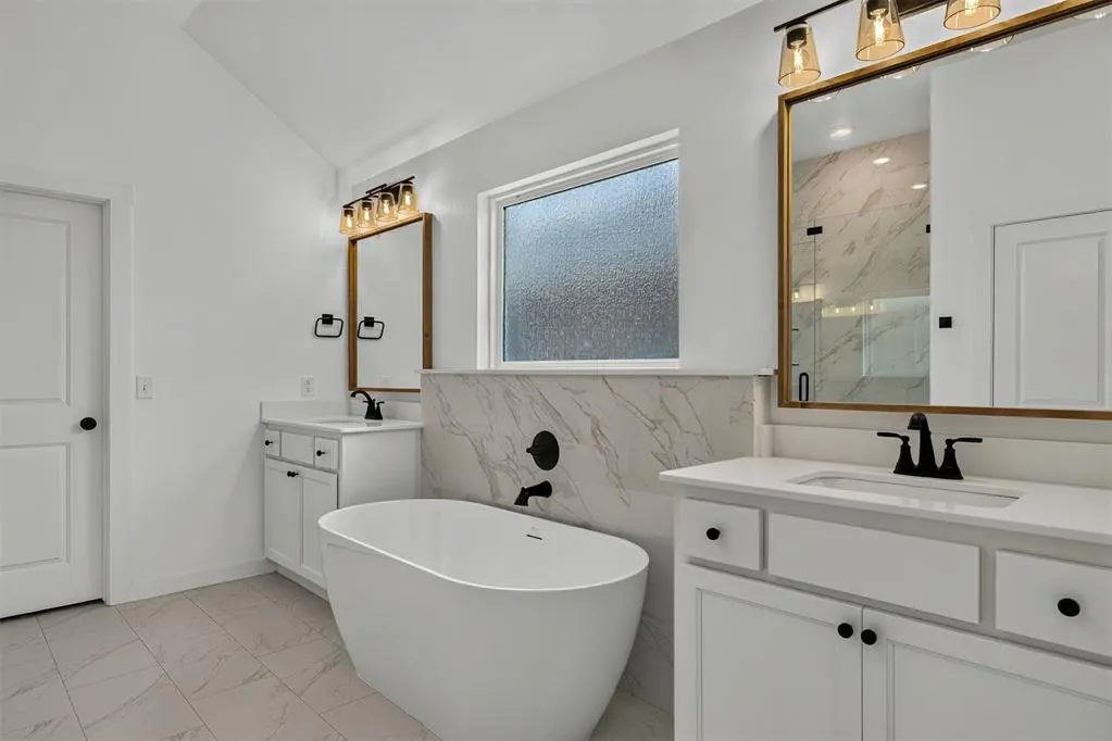 Photo 26 — 1424 SW 159th Street, Moore, OK 73170