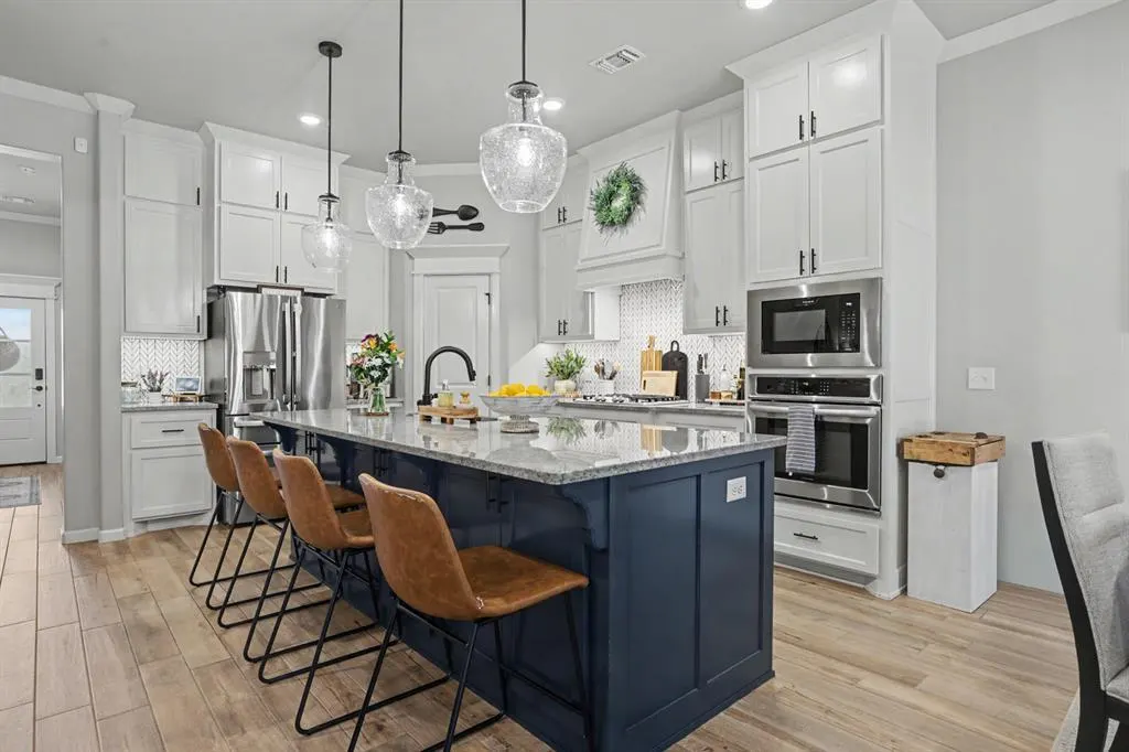 Photo 5 — 8201 Lambert Way, Edmond, OK 73034