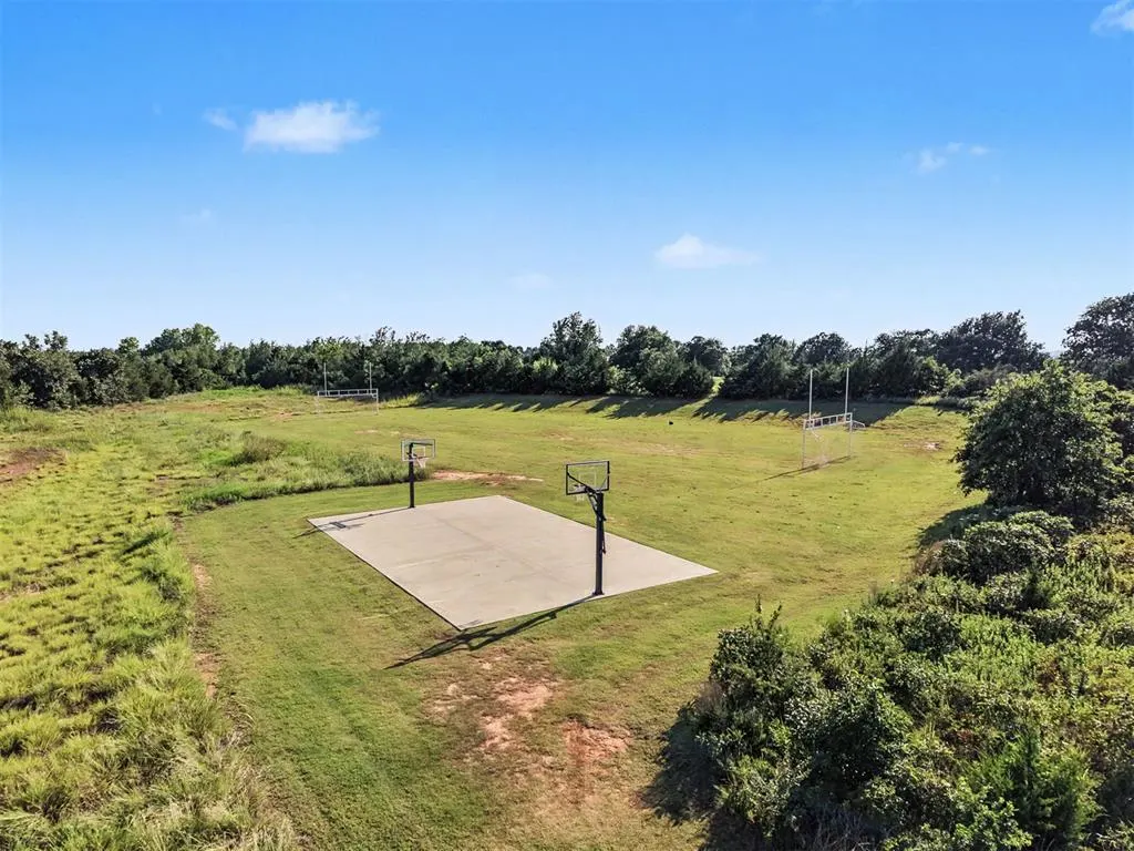Photo 27 — 8201 Lambert Way, Edmond, OK 73034