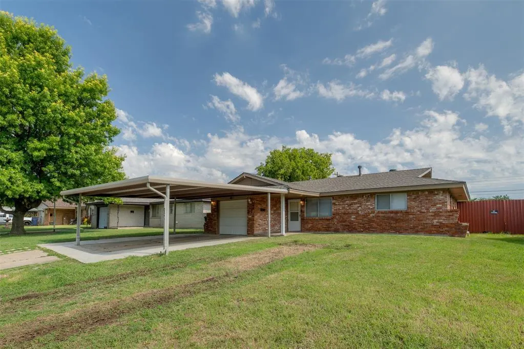Photo 2 — 3025 SW 71st Street, Oklahoma City, OK 73159