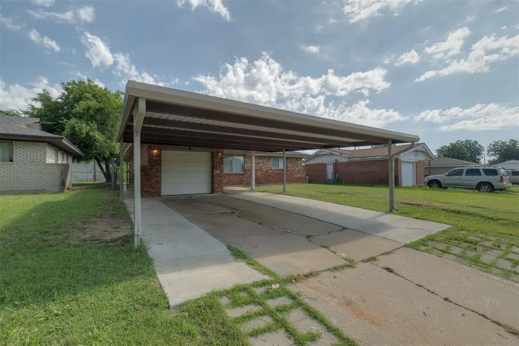 Photo 3 — 3025 SW 71st Street, Oklahoma City, OK 73159