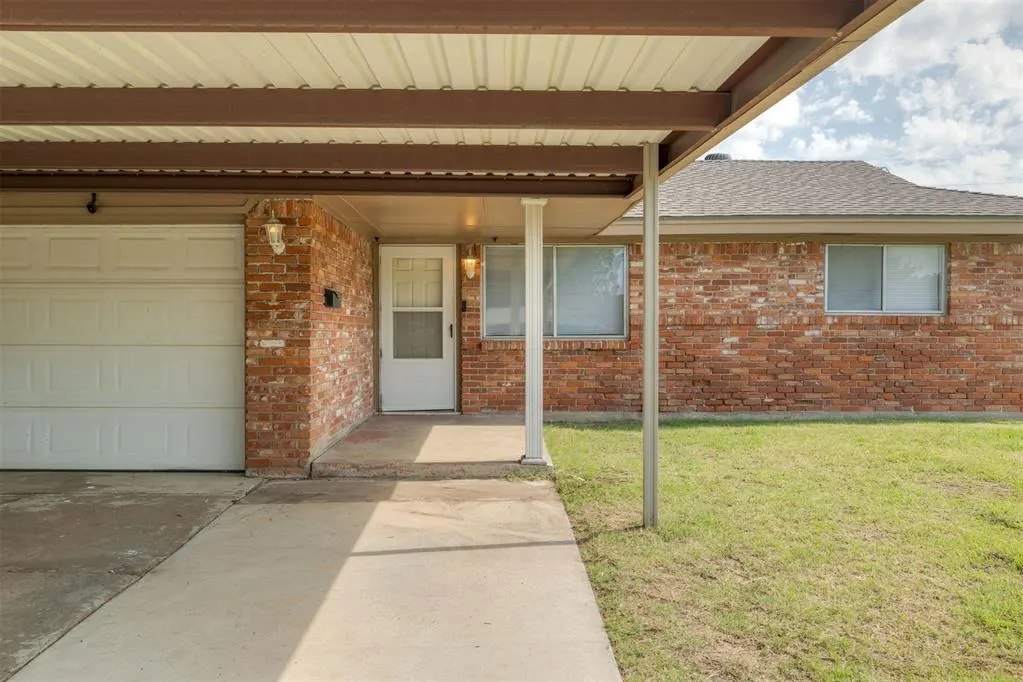 Photo 4 — 3025 SW 71st Street, Oklahoma City, OK 73159