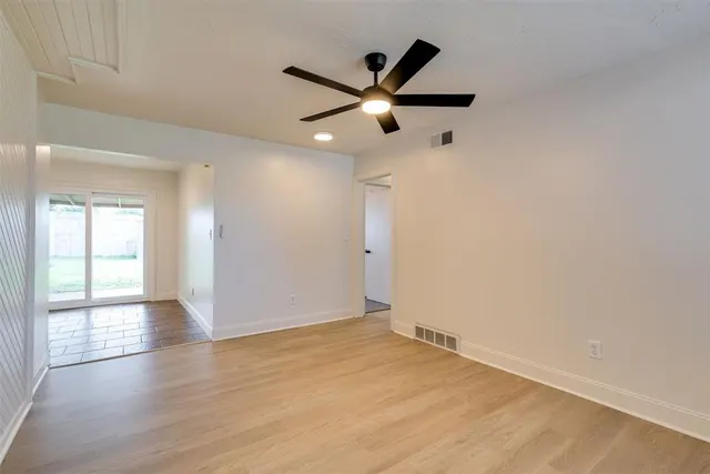Photo 5 — 3025 SW 71st Street, Oklahoma City, OK 73159