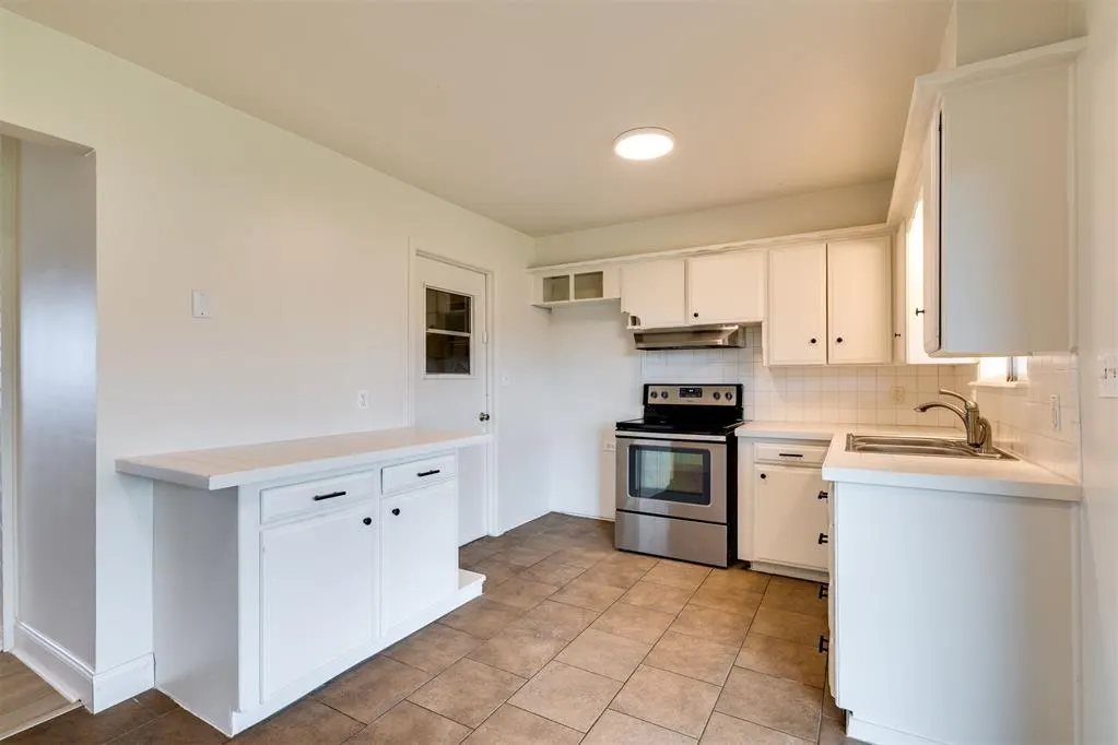 Photo 12 — 3025 SW 71st Street, Oklahoma City, OK 73159