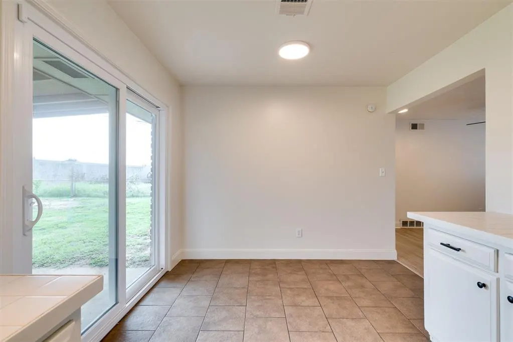 Photo 13 — 3025 SW 71st Street, Oklahoma City, OK 73159