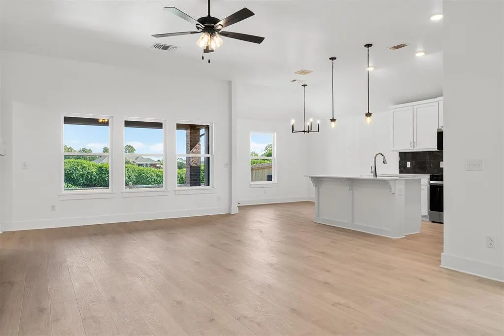 Photo 5 — 1313 SW 157th Street, Moore, OK 73170