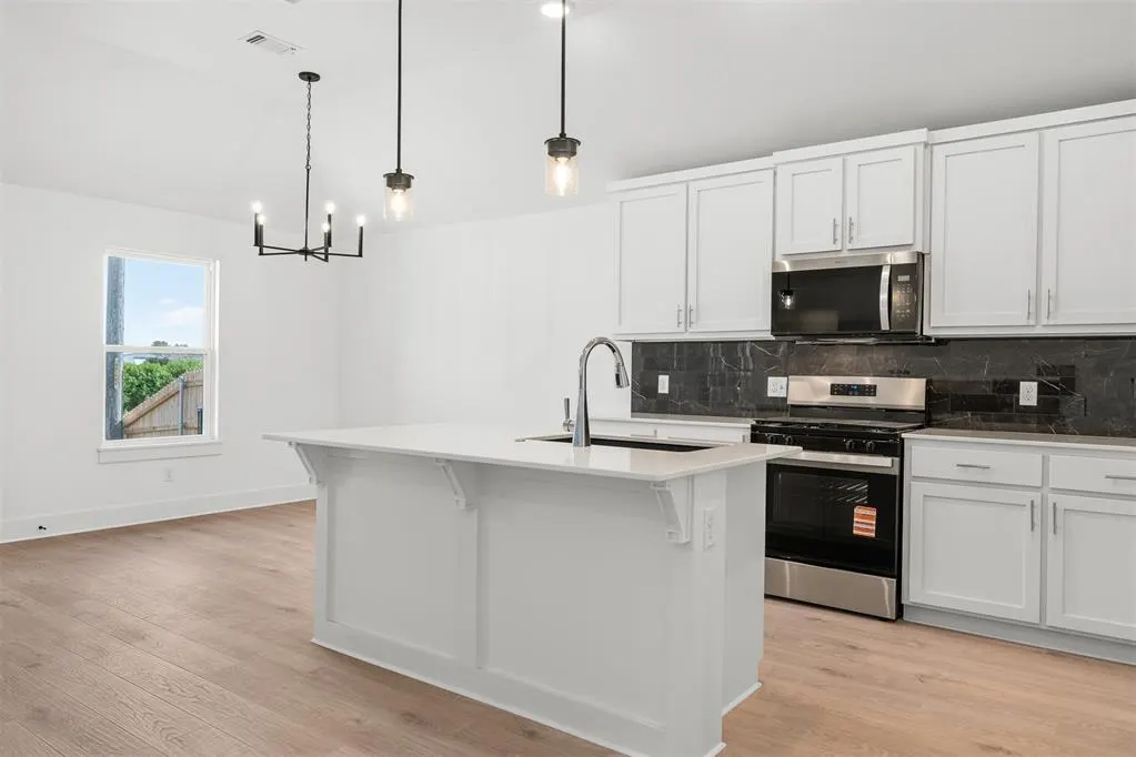 Photo 9 — 1313 SW 157th Street, Moore, OK 73170