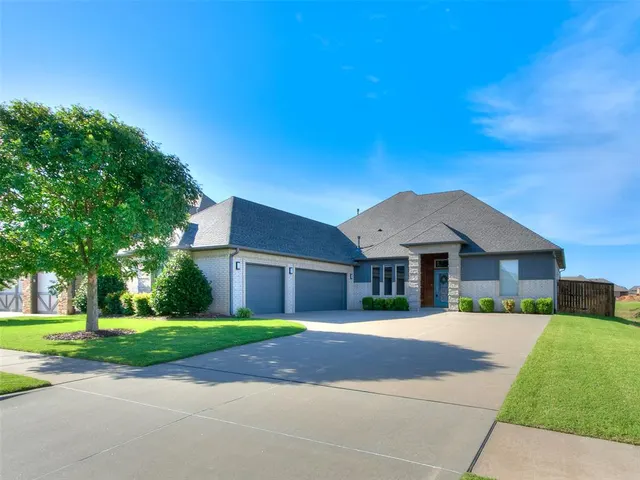 Photo 2 — 4326 Frontier Trail, Norman, OK 73072