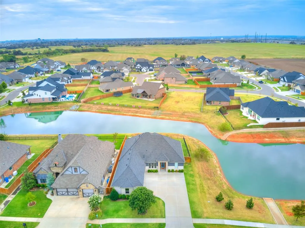 Photo 4 — 4326 Frontier Trail, Norman, OK 73072