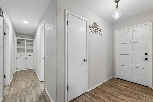 Photo 4 — 9912 S Country Club Drive, Oklahoma City, OK 73159