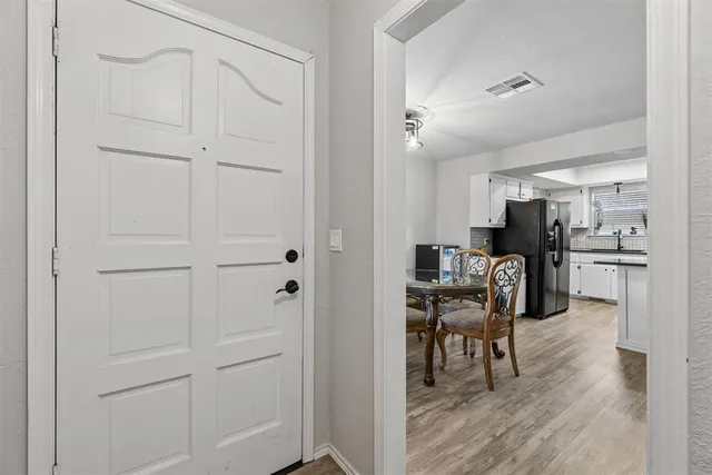 Photo 5 — 9912 S Country Club Drive, Oklahoma City, OK 73159