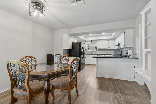 Photo 7 — 9912 S Country Club Drive, Oklahoma City, OK 73159