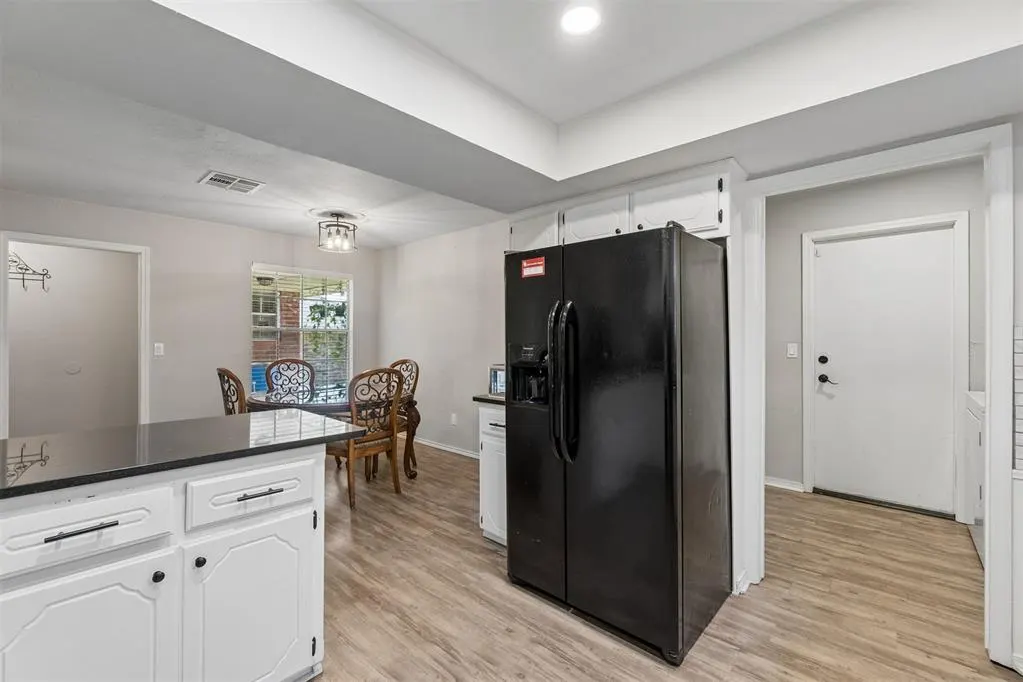Photo 14 — 9912 S Country Club Drive, Oklahoma City, OK 73159
