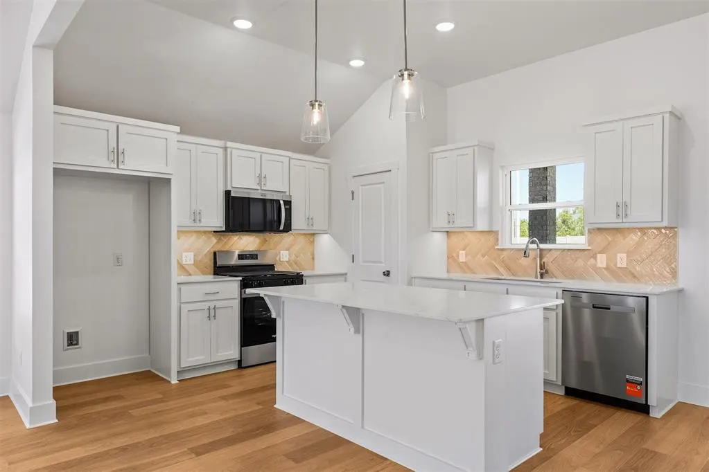 Photo 9 — 1329 SW 157th Street, Moore, OK 73170