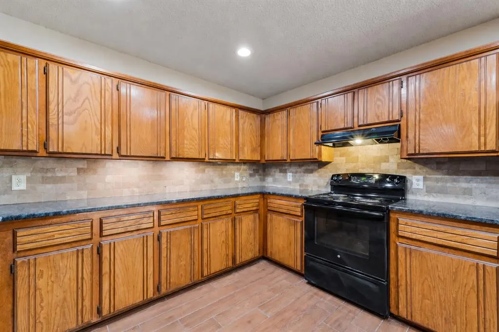 Photo 9 — 725 Westridge Court, Yukon, OK 73099