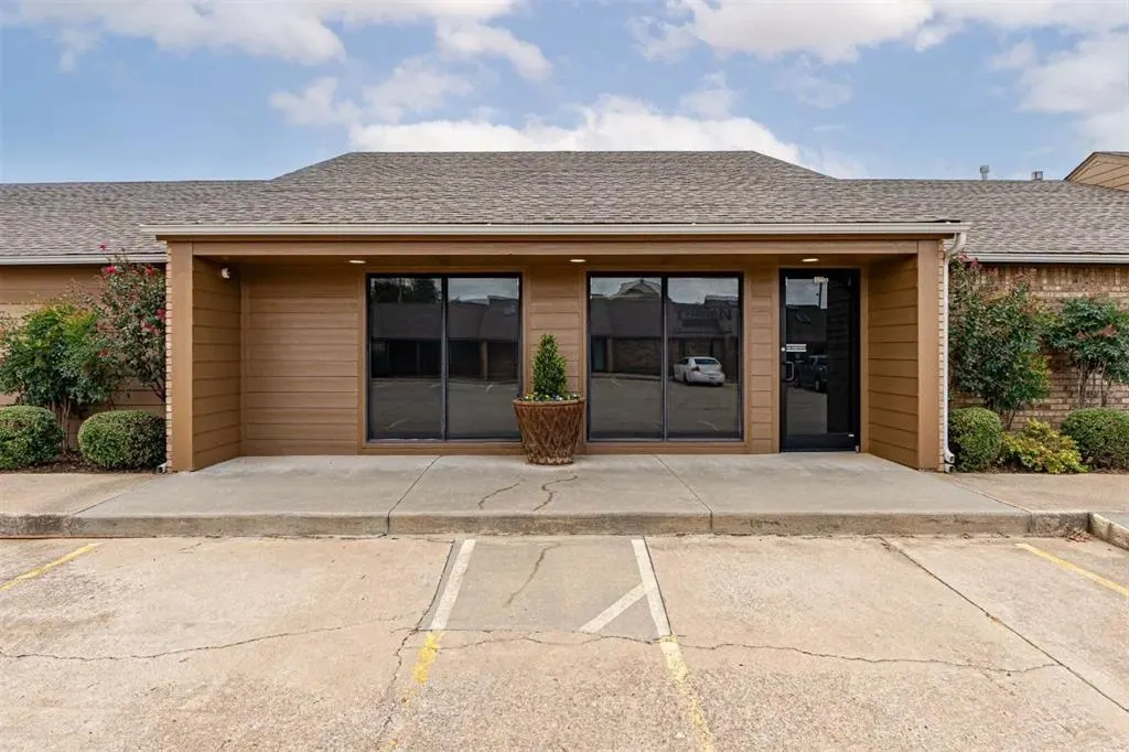 Photo 2 — 1530 SW 89th Street A2, Oklahoma City, OK 73159