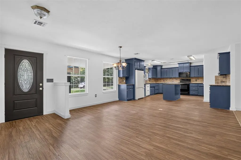 Photo 3 — 10801 231st Street, Blanchard, OK 73010