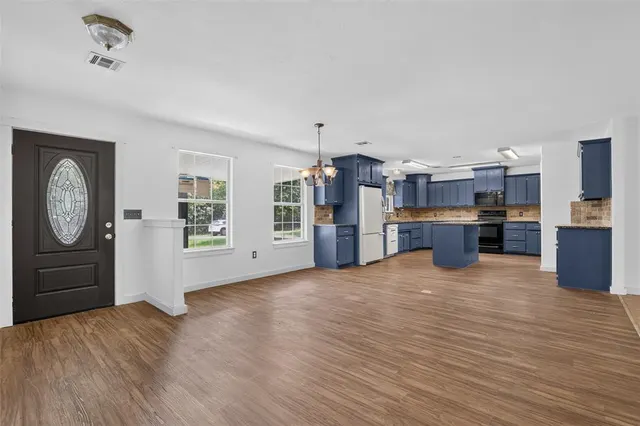Photo 3 — 10801 231st Street, Blanchard, OK 73010