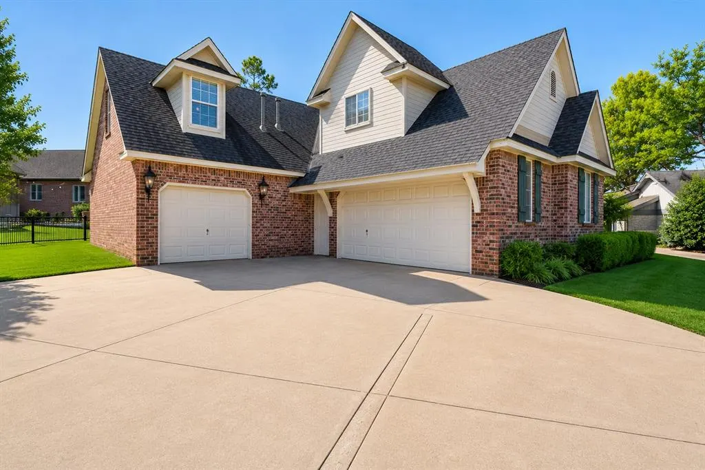 Photo 2 — 1308 Burnham Court, Edmond, OK 73025