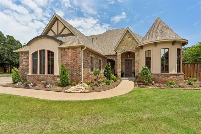 Photo 2 — 2317 Open Trail Drive, Edmond, OK 73034