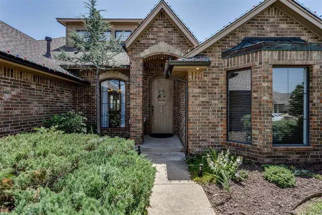 Photo 2 — 2912 SW 136th Terrace, Oklahoma City, OK 73170