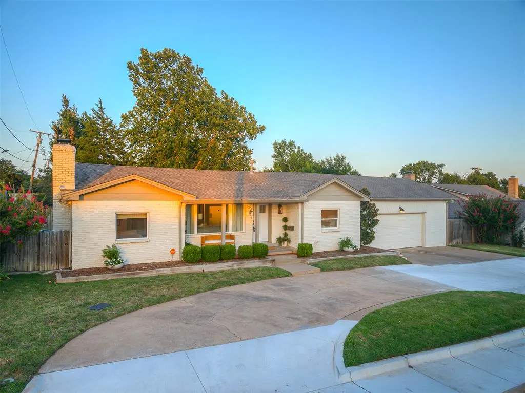 Photo 2 — 6204 N Ross Avenue, Oklahoma City, OK 73112