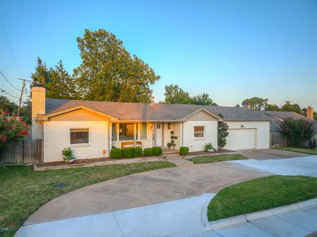 Photo 2 — 6204 N Ross Avenue, Oklahoma City, OK 73112