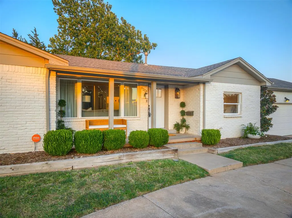 Photo 3 — 6204 N Ross Avenue, Oklahoma City, OK 73112