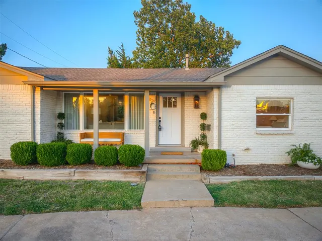 Front exterior — 6204 N Ross Avenue, Oklahoma City, OK 73112