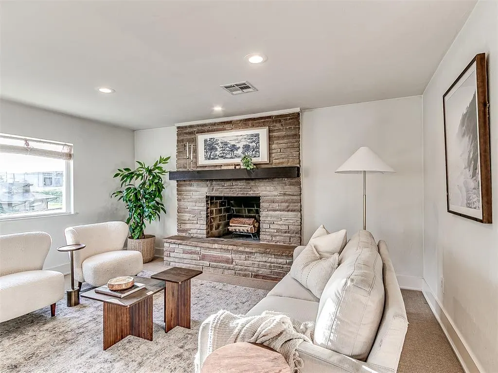 Photo 13 — 6204 N Ross Avenue, Oklahoma City, OK 73112
