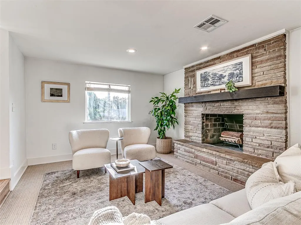 Photo 14 — 6204 N Ross Avenue, Oklahoma City, OK 73112