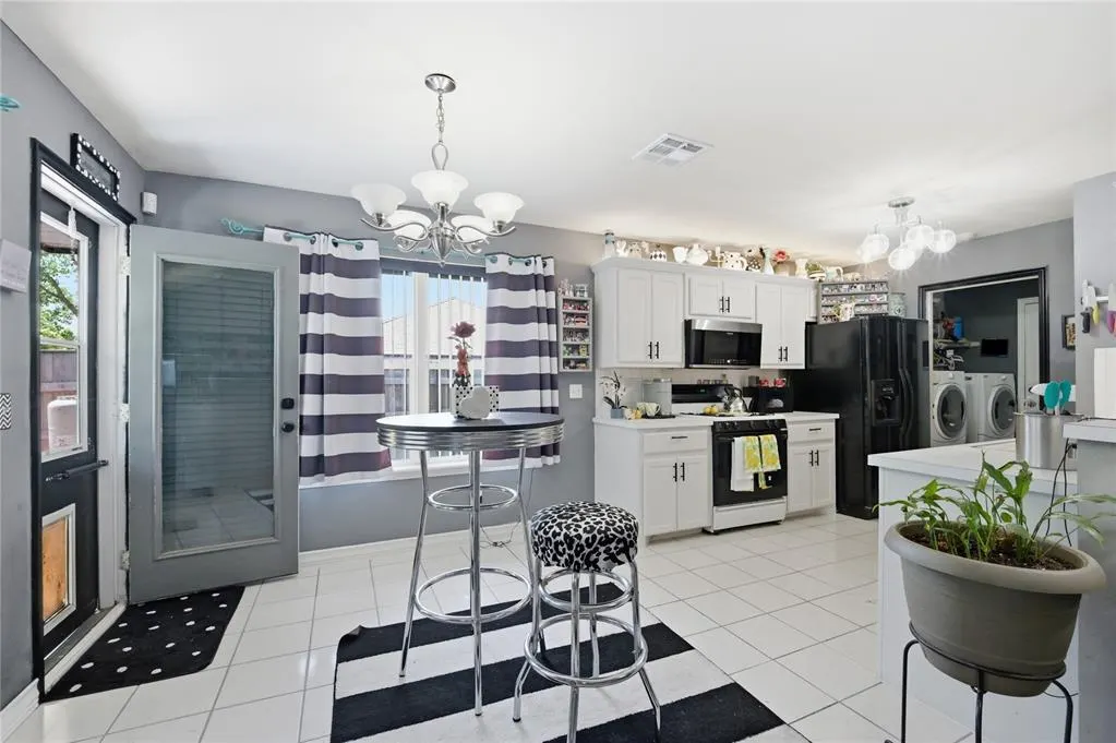 Photo 9 — 2046 Huntington Road, Oklahoma City, OK 73130