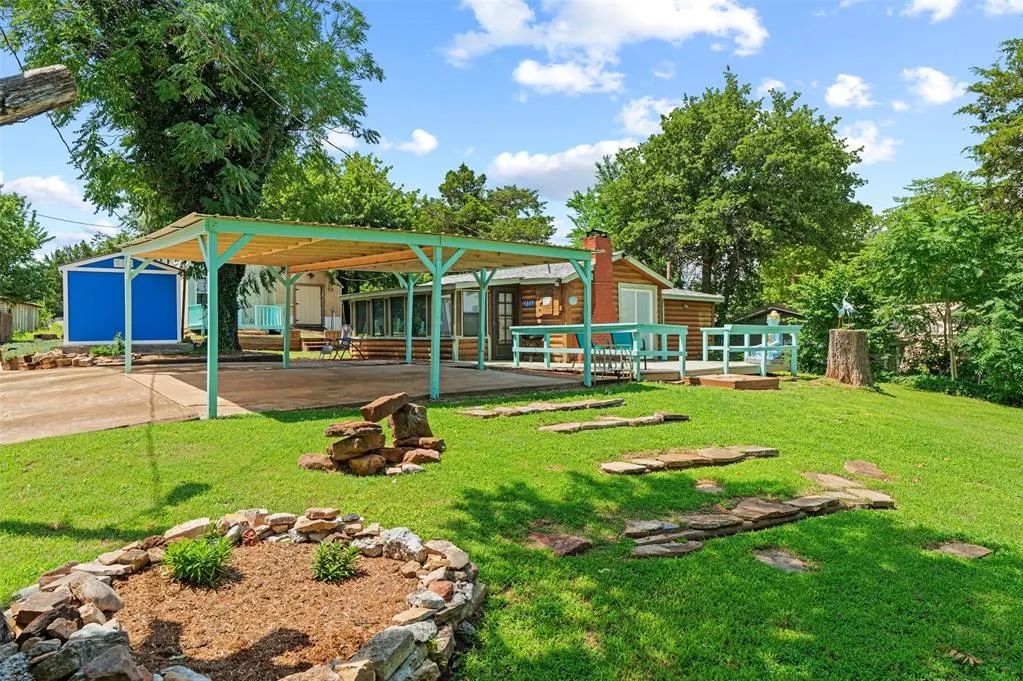 Front exterior — 21306 E Tenth Street, Hinton, OK 73047