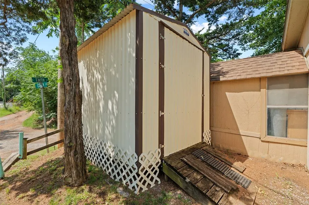 Photo 20 — 21306 E Tenth Street, Hinton, OK 73047