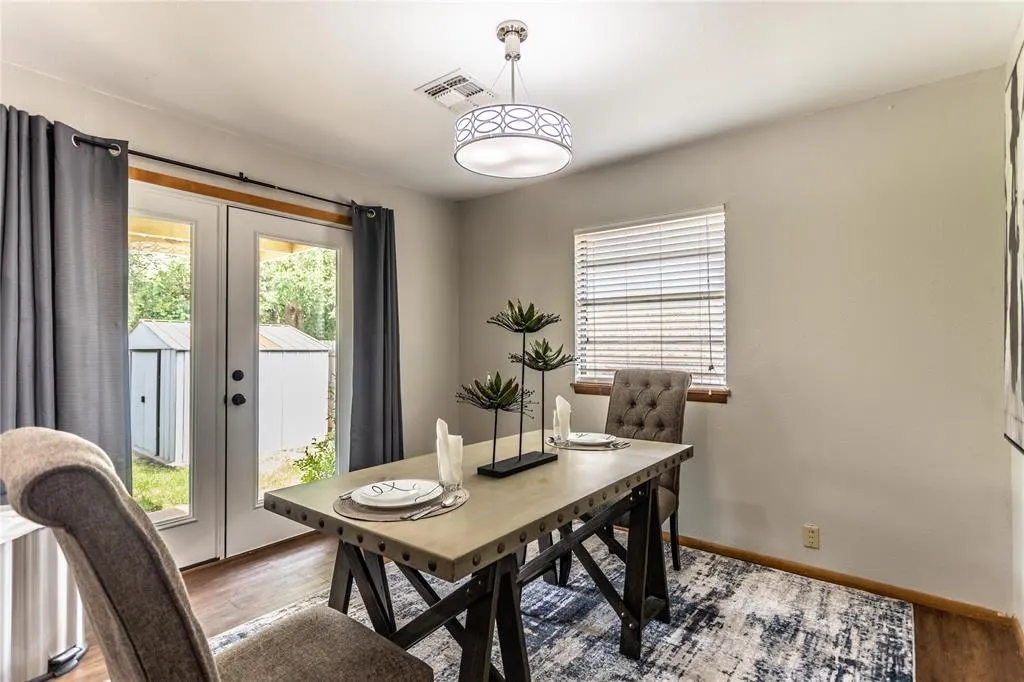 Photo 2 — 422 N Kansas Street, Weatherford, OK 73096