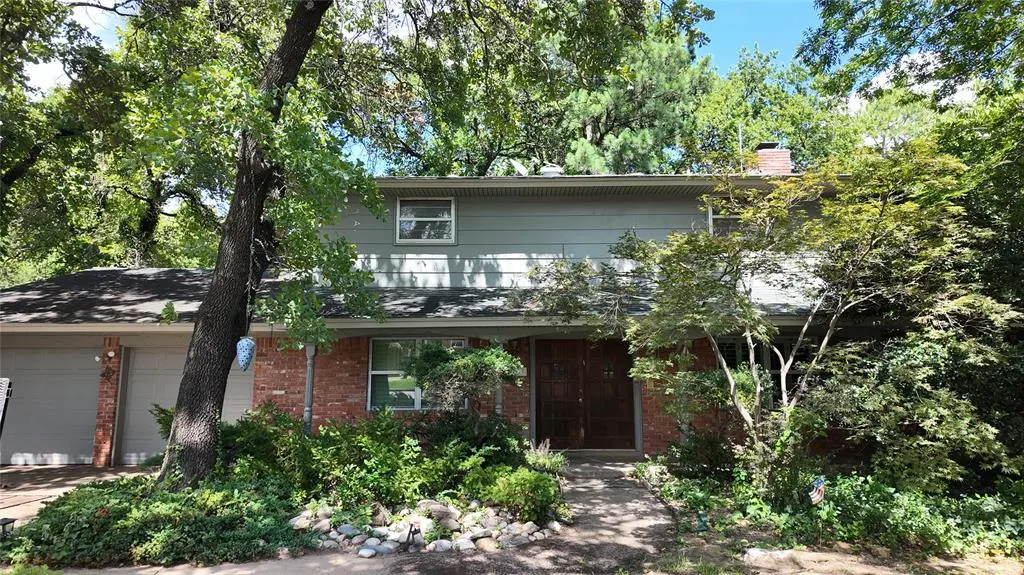 Front exterior — 2713 Hollywood Avenue, Norman, OK 73072